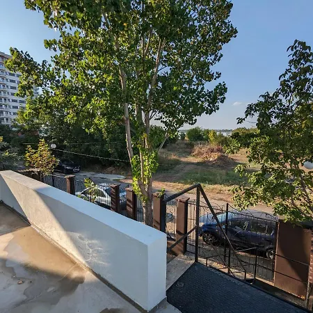 Horizon View - Lakefront Terrace * Bucarest