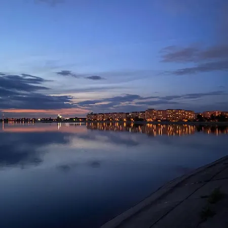 Horizon View - Lakefront Terrace Appartement Boekarest