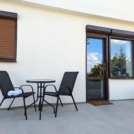 Horizon View - Lakefront Terrace Бухарест