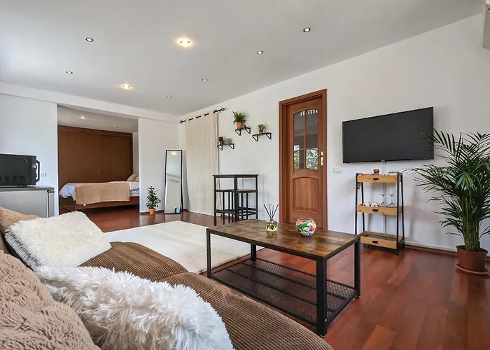 Horizon View - Lakefront Terrace Daire